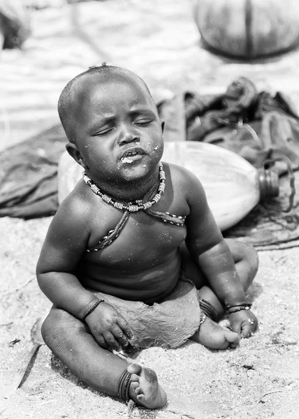 卡曼贾布 纳米比亚 2015年9月7日 来自兴巴部落的不明小男孩 辛巴人是居住在纳米比亚北部和安哥拉的土著人 — 图库照片