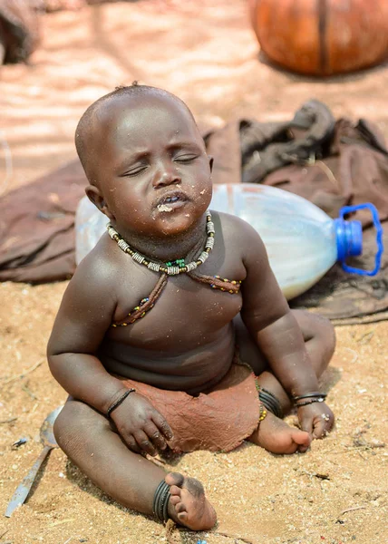 Kamanjab Namibia September 2015 Oidentifierad Liten Pojke Från Himba Tribe — Stockfoto