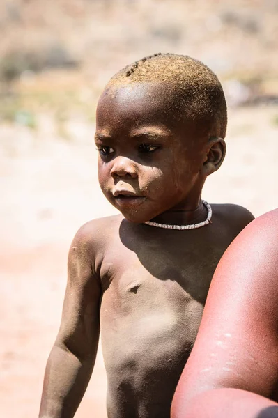 Kamanjab Namibia September 2015 Oidentifierad Liten Pojke Porträtt Från Himba — Stockfoto