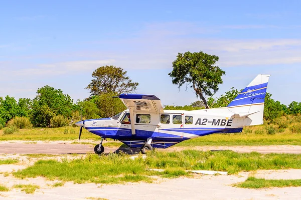 Okavango Delta Botswana Stycznia 2016 Mały Samolot Turystyczny Delcie Rzeki — Zdjęcie stockowe