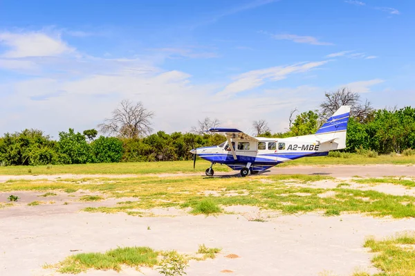 Okavango Delta Botswana Stycznia 2016 Mały Samolot Turystyczny Delcie Rzeki — Zdjęcie stockowe