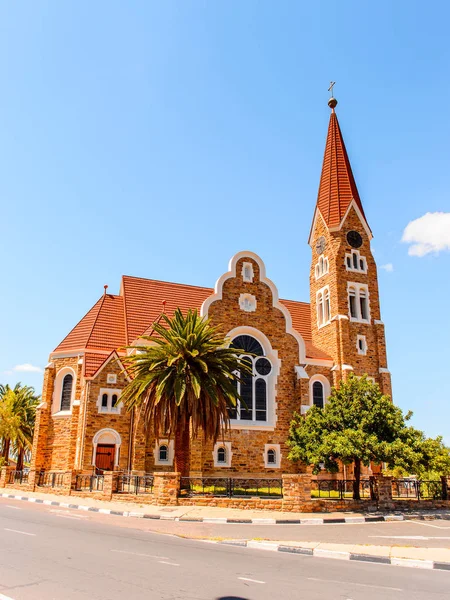 Windhoek, Namibya - 3 Ocak 2016: Windhoek Christuskirche, Namibya. Windhoek Namibya'nın başkenti ve en büyük şehridir.