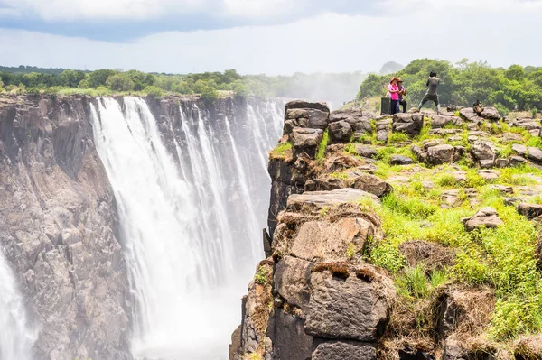 Victoria Falls Zimbabwe Január 2016 Ismeretlen Emberek Victoria Falls Határ Stock Fotó