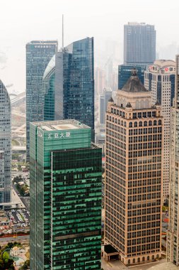 Şangay, Çin - Mar 31, 2016: Oriental Pearl Radyo ve Tv Kulesi'nden Şangay binalarının görünümü.