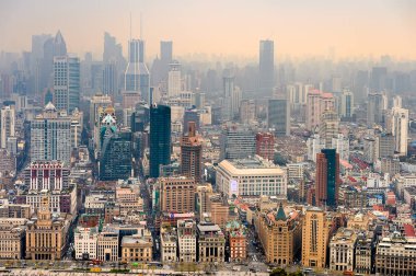 Şangay, Çin - Mar 31, 2016: Oriental Pearl Radyo ve Tv Kulesi'nden Şangay binalarının görünümü.