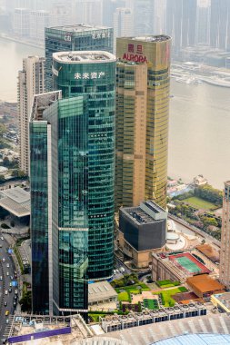 Şangay, Çin - Mar 31, 2016: Oriental Pearl Radyo ve Tv Kulesi'nden Şangay binalarının görünümü.