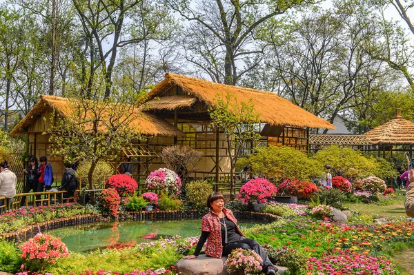Suzhou, Çin - Nis 1, 2016: Mütevazı Yönetici Bahçesi, Suzhou bir Çin bahçesi, Unesco Dünya Mirası