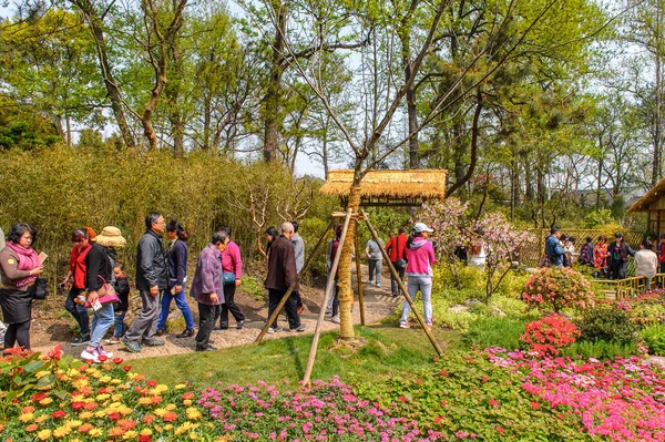Suzhou, Çin - Nis 1, 2016: Mütevazı Yönetici Bahçesi, Suzhou bir Çin bahçesi, Unesco Dünya Mirası