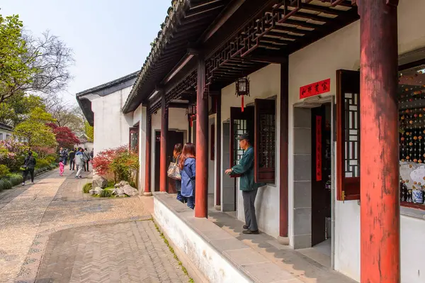 Suzhou, Çin - Nis 1, 2016: Mütevazı Yönetici Bahçesi, Suzhou bir Çin bahçesi, Unesco Dünya Mirası
