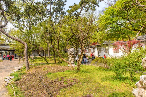 Suzhou, Çin - Nis 1, 2016: Mütevazı Yönetici Bahçesi, Suzhou bir Çin bahçesi, Unesco Dünya Mirası