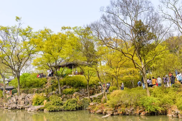 Suzhou, Çin - Nis 1, 2016: Mütevazı Yönetici Bahçesi, Suzhou bir Çin bahçesi, Unesco Dünya Mirası