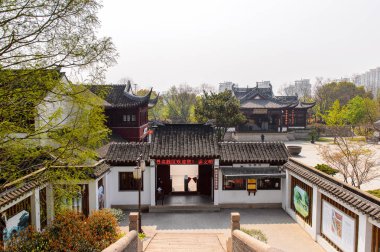 Suzhou, Çin - Nis 1, 2016: Suzhou Bao'en Tapınak kompleksi, Jiangsu Eyaleti, Çin. Çin'deki Buda tapınaklarından biri