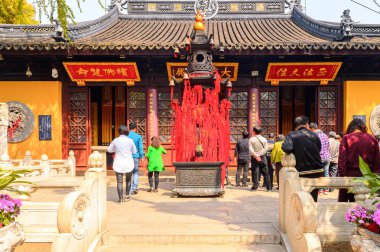 Suzhou, Çin - Nis 1, 2016: Suzhou Bao'en Tapınak kompleksi, Jiangsu Eyaleti, Çin. Çin'deki Buda tapınaklarından biri