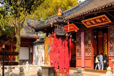 Suzhou, Çin - Nis 1, 2016: Suzhou Bao'en Tapınak kompleksi, Jiangsu Eyaleti, Çin. Çin'deki Buda tapınaklarından biri