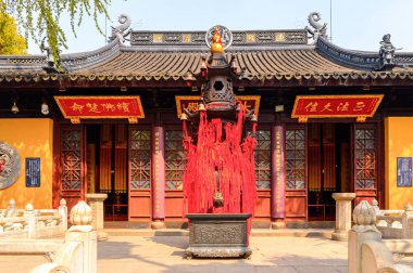 Suzhou, Çin - Nis 1, 2016: Suzhou Bao'en Tapınak kompleksi, Jiangsu Eyaleti, Çin. Çin'deki Buda tapınaklarından biri