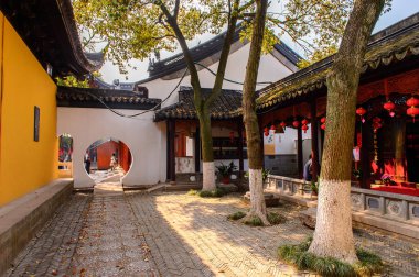 Suzhou, Çin - Nis 1, 2016: Suzhou Bao'en Tapınak kompleksi, Jiangsu Eyaleti, Çin. Çin'deki Buda tapınaklarından biri