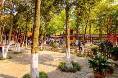 Suzhou, Çin - Nis 1, 2016: Suzhou Bao'en Tapınak kompleksi, Jiangsu Eyaleti, Çin. Çin'deki Buda tapınaklarından biri