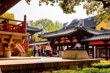 Suzhou, Çin - Nis 1, 2016: Suzhou Bao'en Tapınak kompleksi, Jiangsu Eyaleti, Çin. Çin'deki Buda tapınaklarından biri