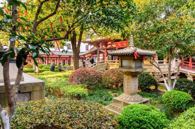 Suzhou, Çin - Nis 1, 2016: Suzhou Bao'en Tapınak kompleksi, Jiangsu Eyaleti, Çin. Çin'deki Buda tapınaklarından biri