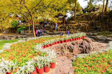 Suzhou, Çin - Nis 1, 2016: Suzhou Tiger tepe görme Doğası, Çin. Doğal güzelliği ve tarihi yerleri ile ünlüdür..