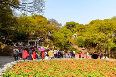 Suzhou, Çin - Nis 1, 2016: Suzhou Tiger tepe görme Doğası, Çin. Doğal güzelliği ve tarihi yerleri ile ünlüdür..
