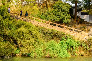 Suzhou, Çin - Nis 1, 2016: Suzhou Tiger tepe görme Doğası, Çin. Doğal güzelliği ve tarihi yerleri ile ünlüdür..