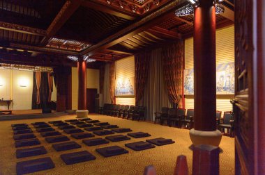 Hangzhou, Çin - Nis 2, 2016: Lingyin Tapınağı'ndaki Buda pgazlarından biri (Ruhun İnzivası Tapınağı) kompleksi. Çin'in en büyük ve en zengin Budist tapınaklarından biri