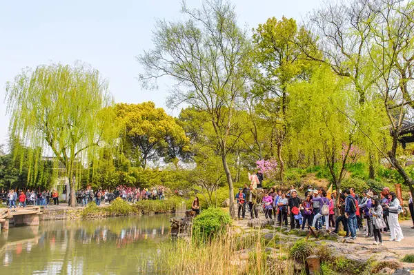 Suzhou, Çin - Nis 1, 2016: Mütevazı Yönetici Bahçesi, Suzhou bir Çin bahçesi, Unesco Dünya Mirası
