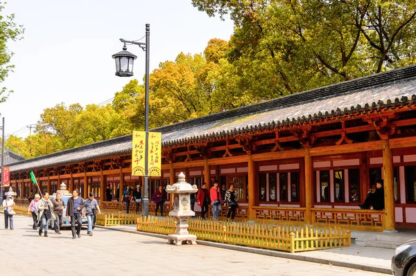 Suzhou, Çin - Nis 1, 2016: Suzhou Bao'en Tapınak kompleksi, Jiangsu Eyaleti, Çin. Çin'deki Buda tapınaklarından biri