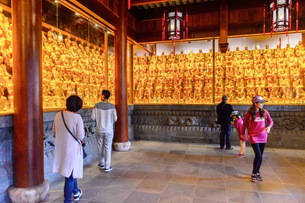 2016年4月1日 中国江蘇省蘇州市の宝園寺院複合施設にある北寺パゴダ ベイシパゴダ の仏像 — ストック写真