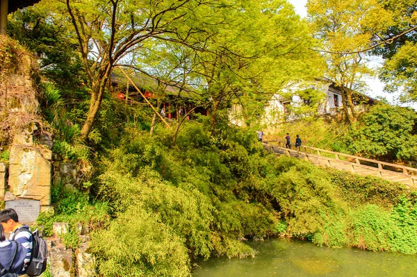 中国苏州 2016年4月1日 中国苏州虎山景观的自然风光 它以其自然美景和历史遗迹而闻名 — 图库照片