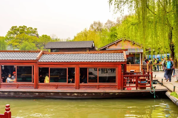 Hangzhou China Abr 2016 Barco Chino Tradicional Lago Oeste Lago — Foto de Stock