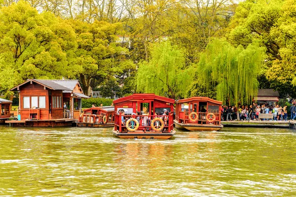 Hangzhou China Abr 2016 Barco Chino Tradicional Lago Oeste Lago —  Fotos de Stock