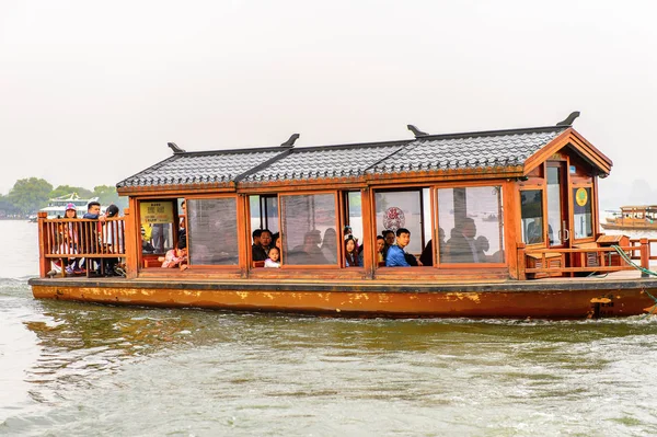 Hangzhou China Abr 2016 Barco Chino Tradicional Lago Oeste Lago — Foto de Stock