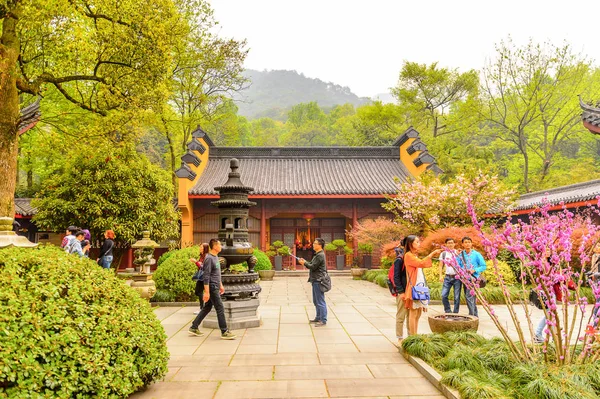 Hangzhou China Apr 2016 Dos Pagodes Buda Complexo Templo Lingyin — Fotografia de Stock