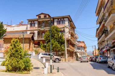 Kastoria, Yunanistan - 21 Nisan 2016: Kastoria Mimarisi, Batı Makedonya, Yunanistan. Şehir birçok Bizans kilisesi, Osmanlı dönemi mimarisi ile ünlüdür.