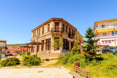 Kastoria, Yunanistan - 21 Nisan 2016: Kastoria Mimarisi, Batı Makedonya, Yunanistan. Şehir birçok Bizans kilisesi, Osmanlı dönemi mimarisi ile ünlüdür.