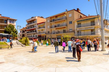 Kastoria, Yunanistan - 21 Nisan 2016: Kastoria Mimarisi, Batı Makedonya, Yunanistan. Şehir birçok Bizans kilisesi, Osmanlı dönemi mimarisi ile ünlüdür.