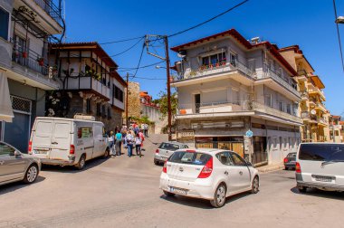 Kastoria, Yunanistan - 21 Nisan 2016: Kastoria Mimarisi, Batı Makedonya, Yunanistan. Şehir birçok Bizans kilisesi, Osmanlı dönemi mimarisi ile ünlüdür.