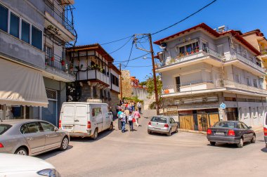 Kastoria, Yunanistan - 21 Nisan 2016: Kastoria Mimarisi, Batı Makedonya, Yunanistan. Şehir birçok Bizans kilisesi, Osmanlı dönemi mimarisi ile ünlüdür.