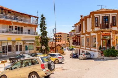Kastoria, Yunanistan - 21 Nisan 2016: Kastoria Mimarisi, Batı Makedonya, Yunanistan. Şehir birçok Bizans kilisesi, Osmanlı dönemi mimarisi ile ünlüdür.