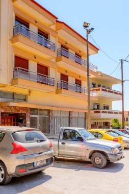 Kastoria, Yunanistan - 21 Nisan 2016: Kastoria Mimarisi, Batı Makedonya, Yunanistan. Şehir birçok Bizans kilisesi, Osmanlı dönemi mimarisi ile ünlüdür.