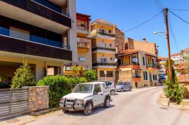 Kastoria, Yunanistan - 21 Nisan 2016: Kastoria Mimarisi, Batı Makedonya, Yunanistan. Şehir birçok Bizans kilisesi, Osmanlı dönemi mimarisi ile ünlüdür.