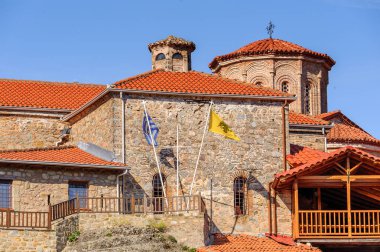 Meteora, Yunanistan - Nis 22, 2016: Kutsal Manastır Meteora dağları, Theselaly, Yunanistan Grand Meteoran Kutsal Manastırı. Unesco Dünya Mirası