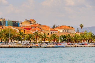 Nafplio, Yunanistan - 24 Nisan 2016: Yunanistan'ın Mora bölgesinde bir liman kenti olan Nafplio'nun mimarisi