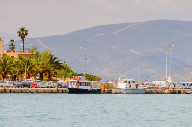 Nafplio, Yunanistan - 24 Nisan 2016: Nafplio Limanı, Yunanistan'ın Mora bölgesinde bir liman kenti