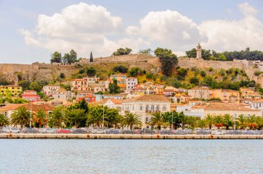 Nafplio, Yunanistan - 24 Nisan 2016: Yunanistan'ın Mora bölgesinde bir liman kenti olan Nafplio'nun mimarisi