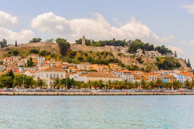 Nafplio, Yunanistan - 24 Nisan 2016: Yunanistan'ın Mora bölgesinde bir liman kenti olan Nafplio'nun mimarisi