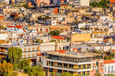 Atina, Yunanistan - 25 Nisan 2016: Atina'nın havadan görünümü, Yunanistan. Atina Yunanistan'ın başkenti ve dünyanın en eski şehirlerinden biridir