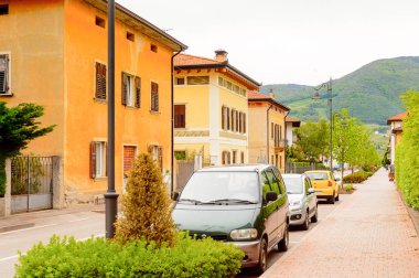 Mezzocorona, İtalya - 2 Mayıs 2016: Mezzocorona,İtalya'nın mimarisi. Kuzey İtalya bölgesinde Trentino-Alto Adige Sudtirol Trentino bir komün